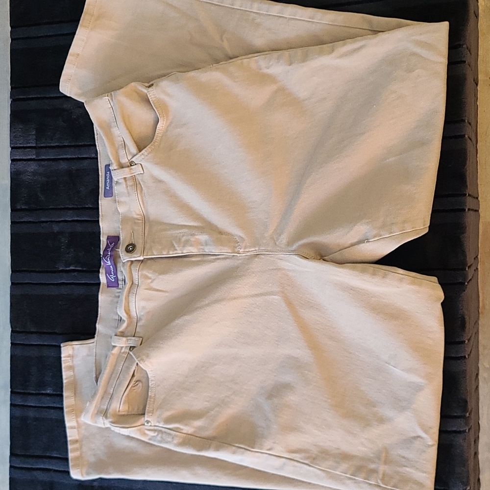 Gloria Vanderbilt  Amanda khakis pants 16W